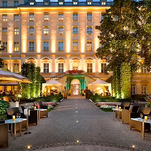 https://the-grand-mark-prague.praguehotelsweb.com